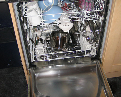 My dishwasher does not empty, what should I do?