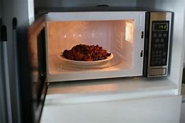 Microwave Hacks: Cooking Beyond Reheating Leftovers - BonPrix Électroménagers
