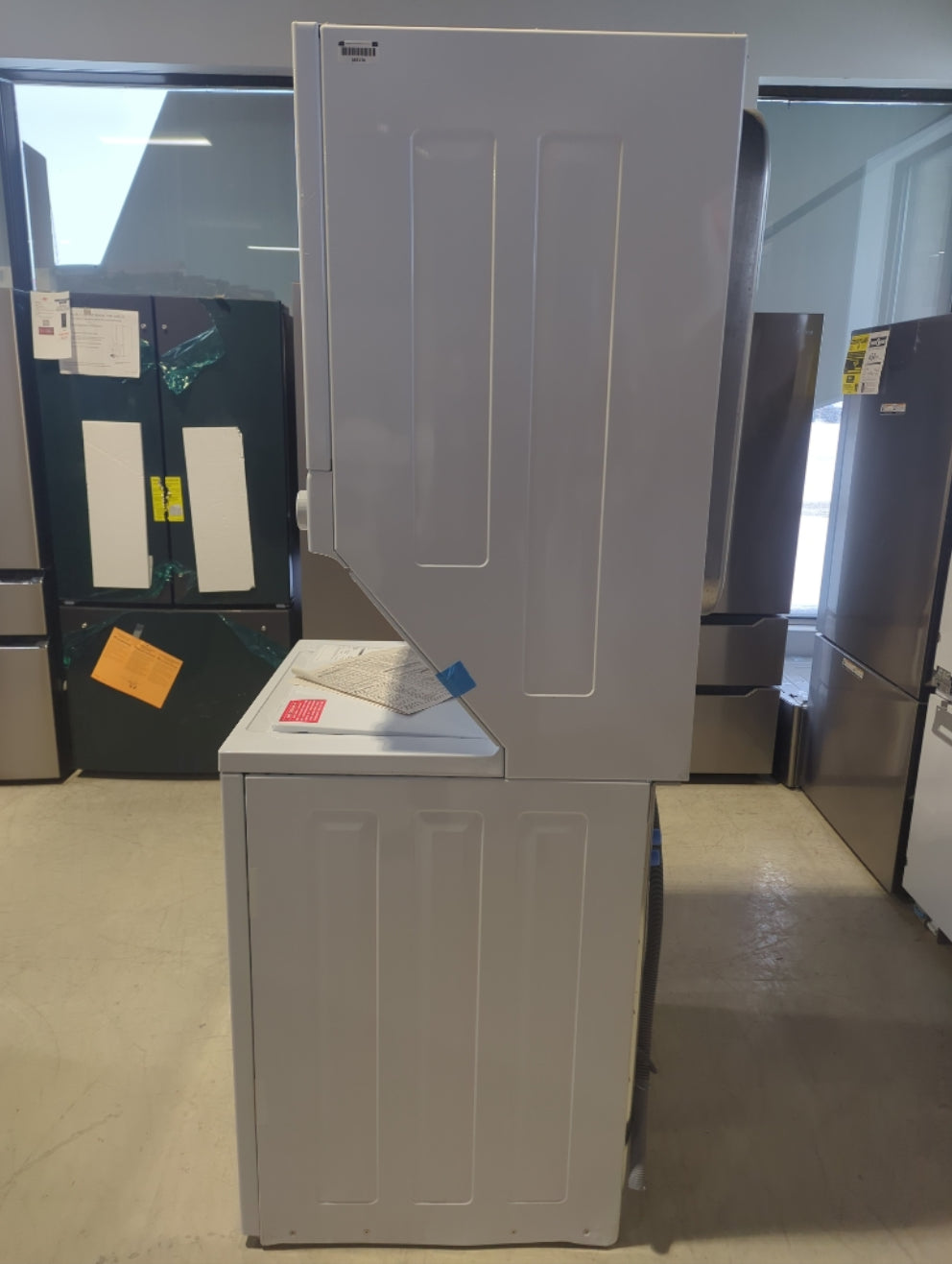 FLCE752CAW - LAUNDRY CENTERS - Frigidaire - Stacked Washer/Dryer - Electric - White - Open Box - BonPrix Électroménagers