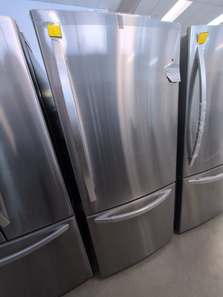 LRDNS2200S - REFRIGERATORS - LG - Bottom Freezer - Stainless Steel - Open Box - BonPrix Électroménagers