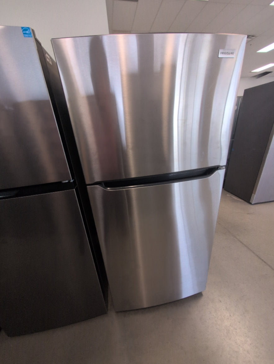 FFTR2045VS - REFRIGERATORS - Frigidaire - Top Freezer - Stainless Steel - Open Box - BonPrix Électroménagers