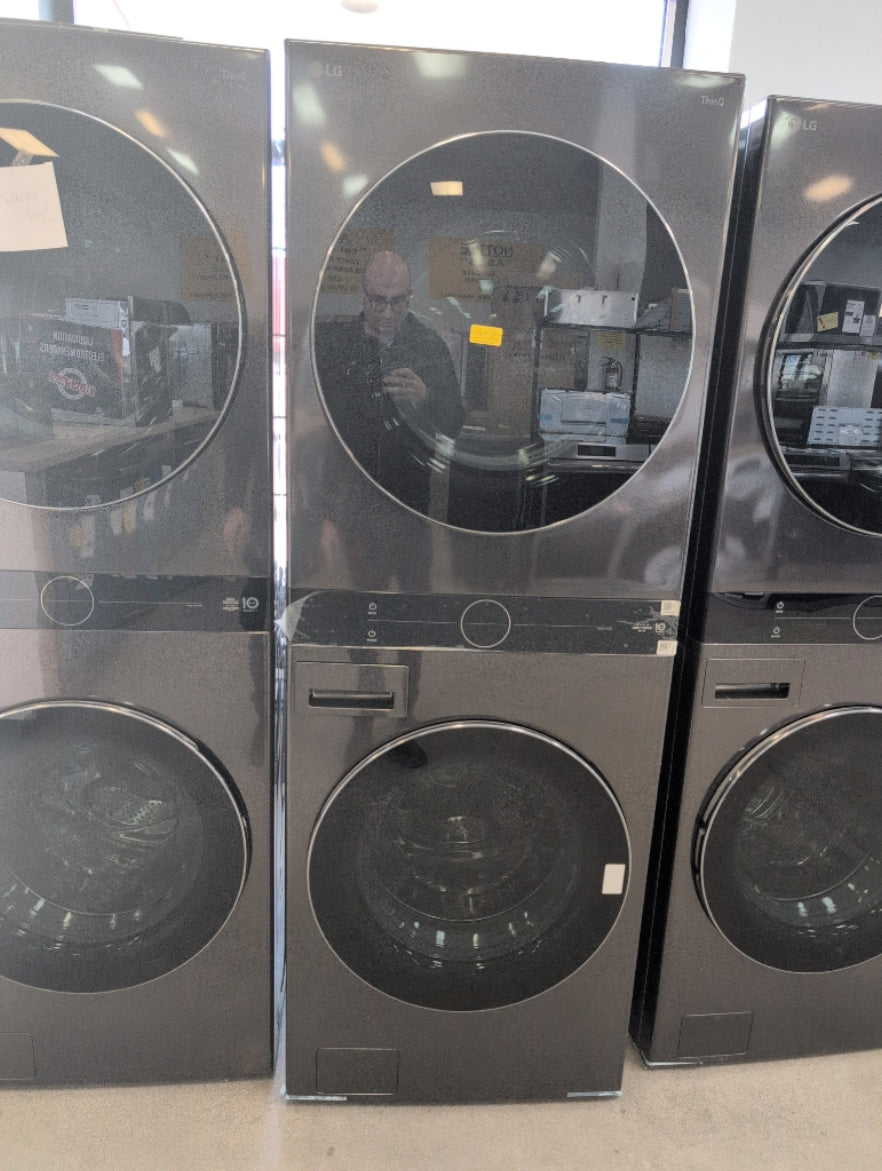 WKEX200HBA - LAUNDRY CENTERS - LG - Stacked Washer/Dryer - Electric - Black Stainless Steel - Open Box - BonPrix Électroménagers