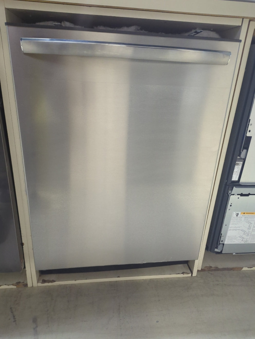 GDPH4515AF - DISHWASHERS - Frigidaire Gallery - Top Controls - Stainless Steel - Open Box - BonPrix Électroménagers