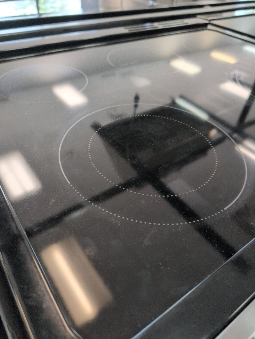 FCFE308CAS - CUISINIÈRES - Frigidaire - Électrique - Acier inoxydable - Boîte Ouverte