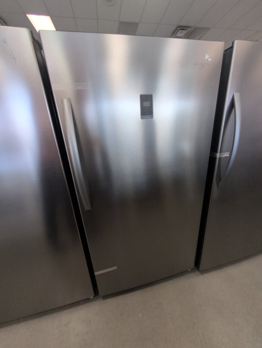 NS-UZ17SS0 - FREEZERS - Insignia - Stainless steel - Open Box - BonPrix Électroménagers