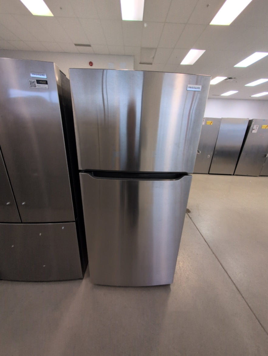 FFTR2045VS - REFRIGERATORS - Frigidaire - Top Freezer - Stainless Steel - Open Box - BonPrix Électroménagers