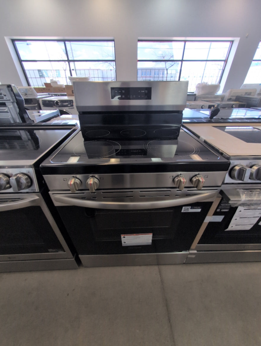 FCRE306CAS - RANGES - Frigidaire - Electric - Stainless Steel - Open Box - BonPrix Électroménagers