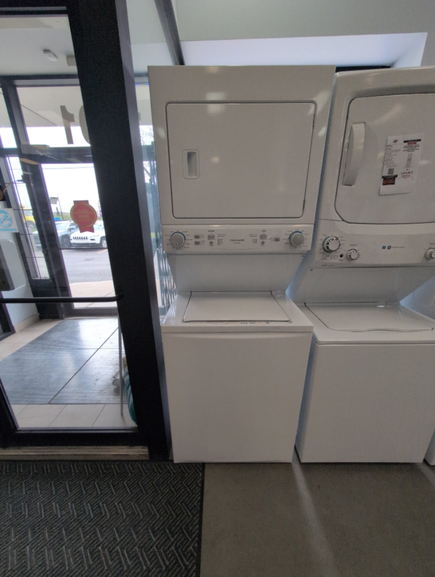 FLCE752CAW - LAUNDRY CENTERS - Frigidaire - Stacked Washer/Dryer - Electric - White - Open Box - BonPrix Électroménagers