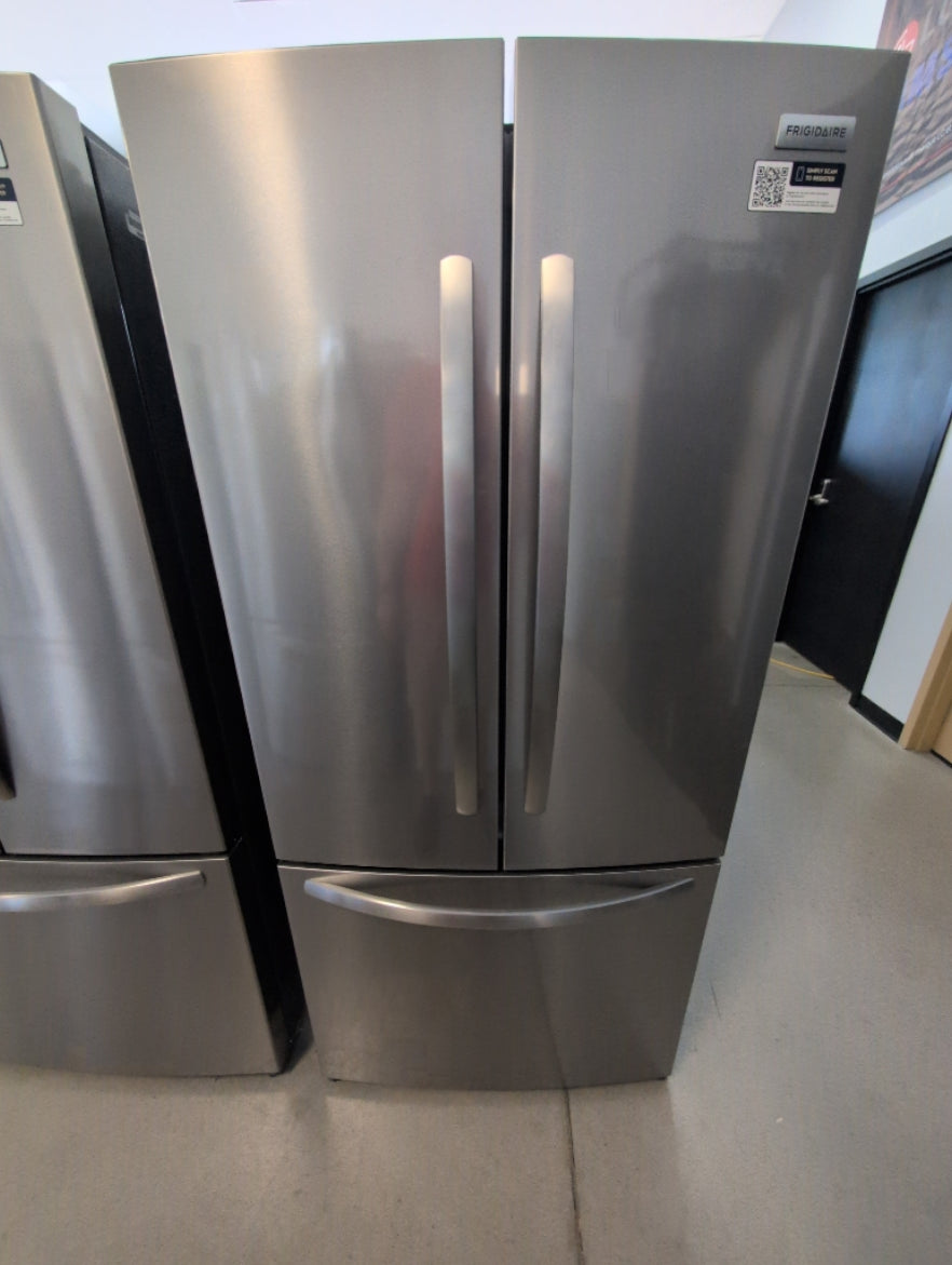 FRFG1813AV - RÉFRIGÉRATEURS - Frigidaire - Trois Portes Avec Porte â Deux Battants - Acier inoxydable - Boîte Ouverte