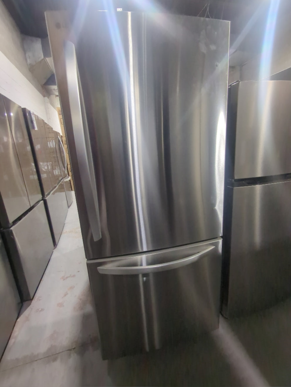 LRDNS2200S - REFRIGERATORS - LG - Bottom Freezer - Stainless Steel - Open Box - BonPrix Électroménagers