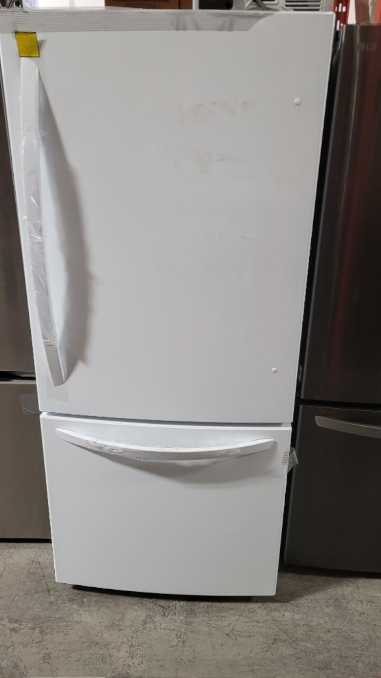 LRDNS2200W - REFRIGERATORS - LG - Bottom Freezer - White - Open Box - BonPrix Électroménagers