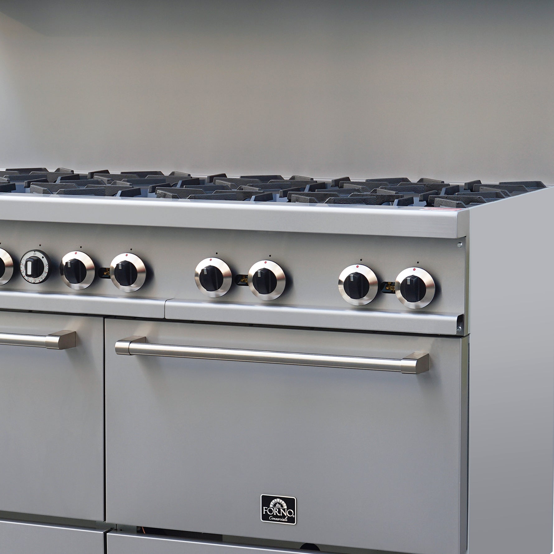 Cuisinière à gaz autoportante commerciale de 60 pouces en acier inoxydable Forno, avec 10 brûleurs (jusqu’à 300 000 BTU au total) et fours d’une capacité de 9,3 pi³