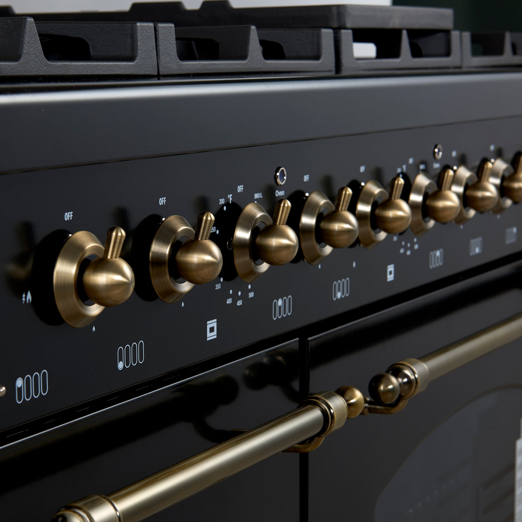 Forno Antico 48-Inch Dual Fuel Range, Black with Antique Brass Finish, 8 Burners, 94,000 BTU, 5.5 cu.ft. Double Ovens & Griddle - BonPrix Électroménagers