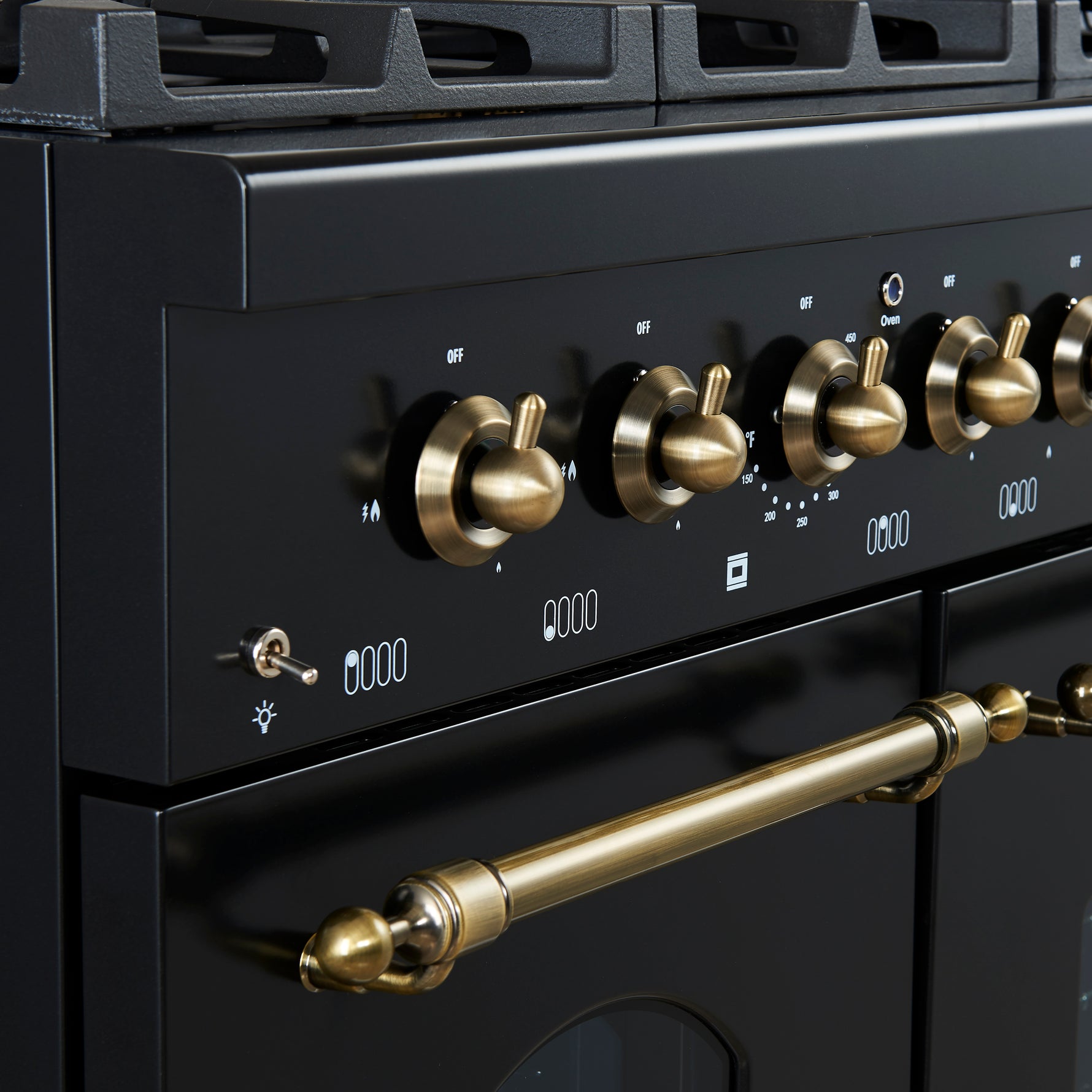 Forno Antico 48-Inch Freestanding Gas Range, Black, Antique Brass Design, 8 Burners, Griddle, Double Ovens, Energy Efficient - BonPrix Électroménagers