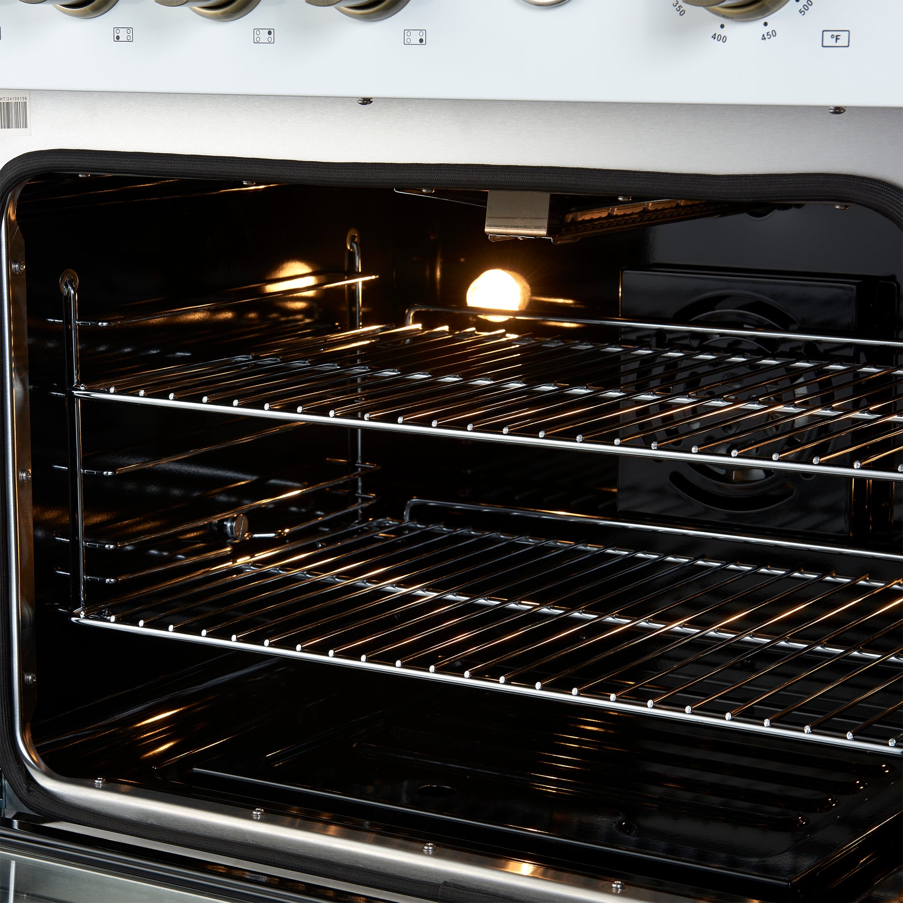 Marco 30-inch Gas Range White & Antique Brass Design, 4 Burners 37,000 BTU, 4.32 cu.ft. Convection Oven - BonPrix Électroménagers