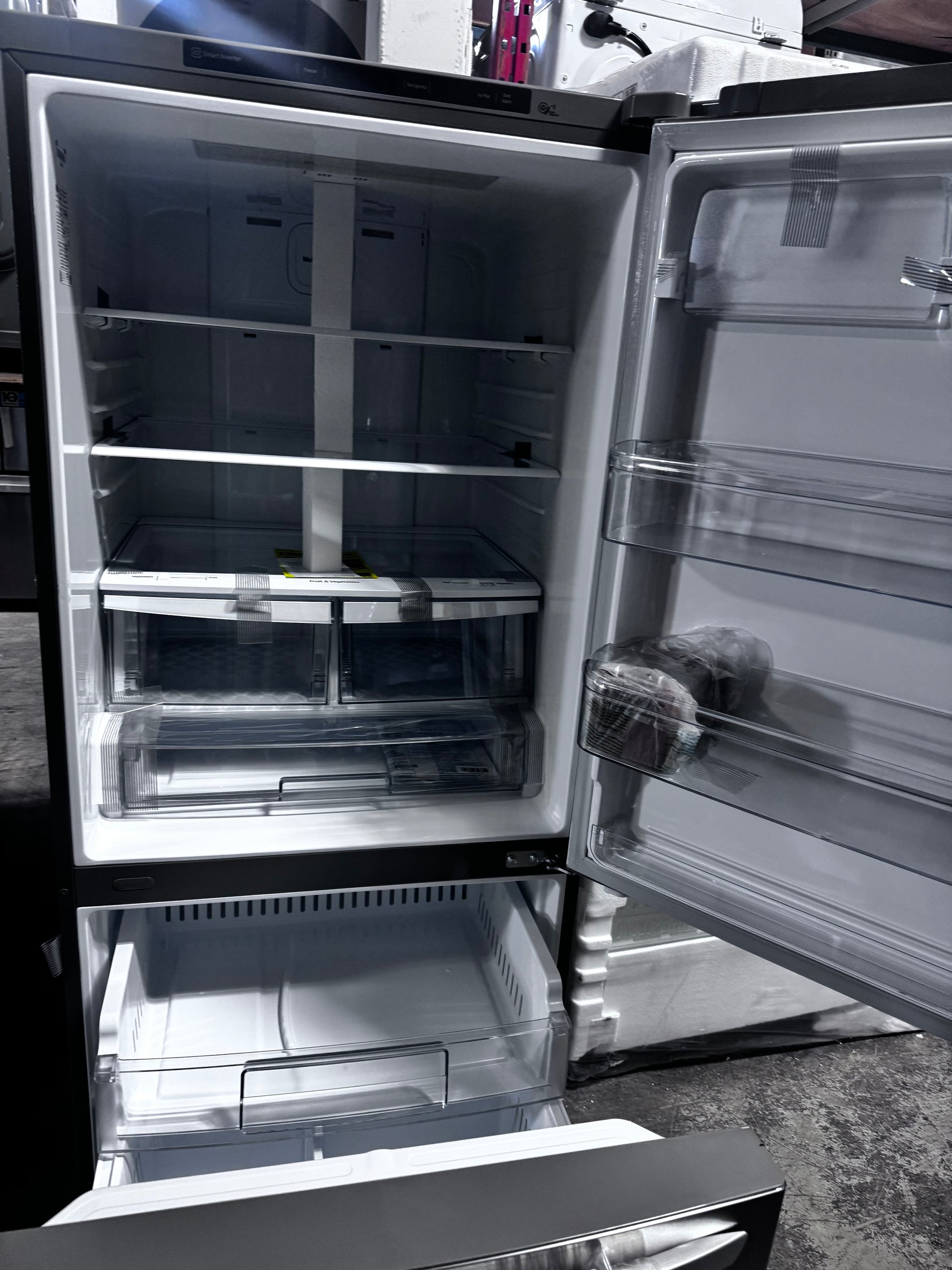 LRDNS2200S - REFRIGERATORS - LG - Bottom Freezer - Stainless Steel - Open Box - BonPrix Électroménagers