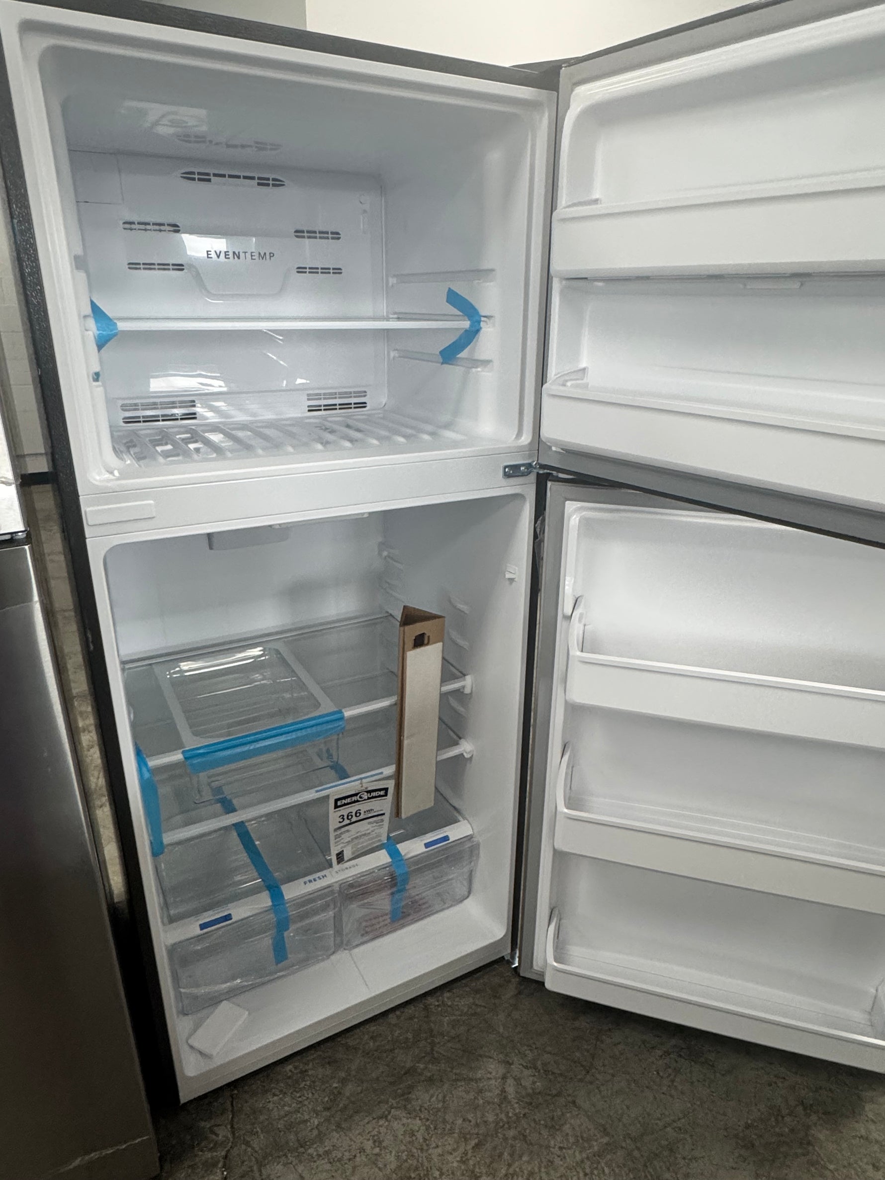 FRTE1835AS - REFRIGERATORS - Frigidaire - Top Freezer - Stainless Steel - Open Box - BonPrix Électroménagers