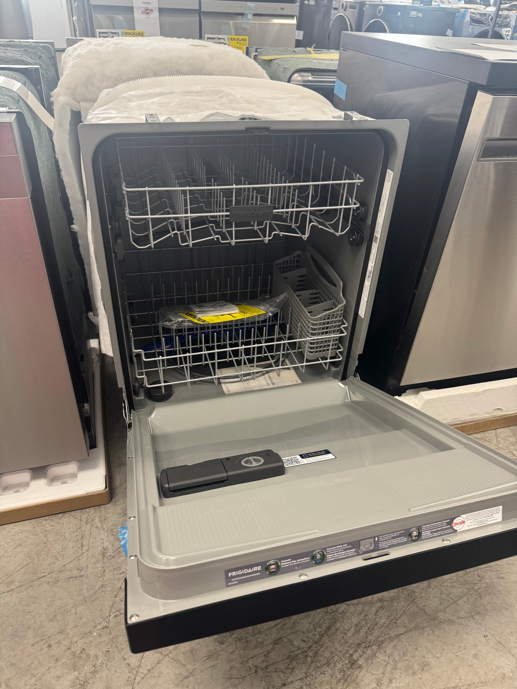 FFCD2413US - DISHWASHERS - Frigidaire - Front Controls - Stainless Steel - Open Box