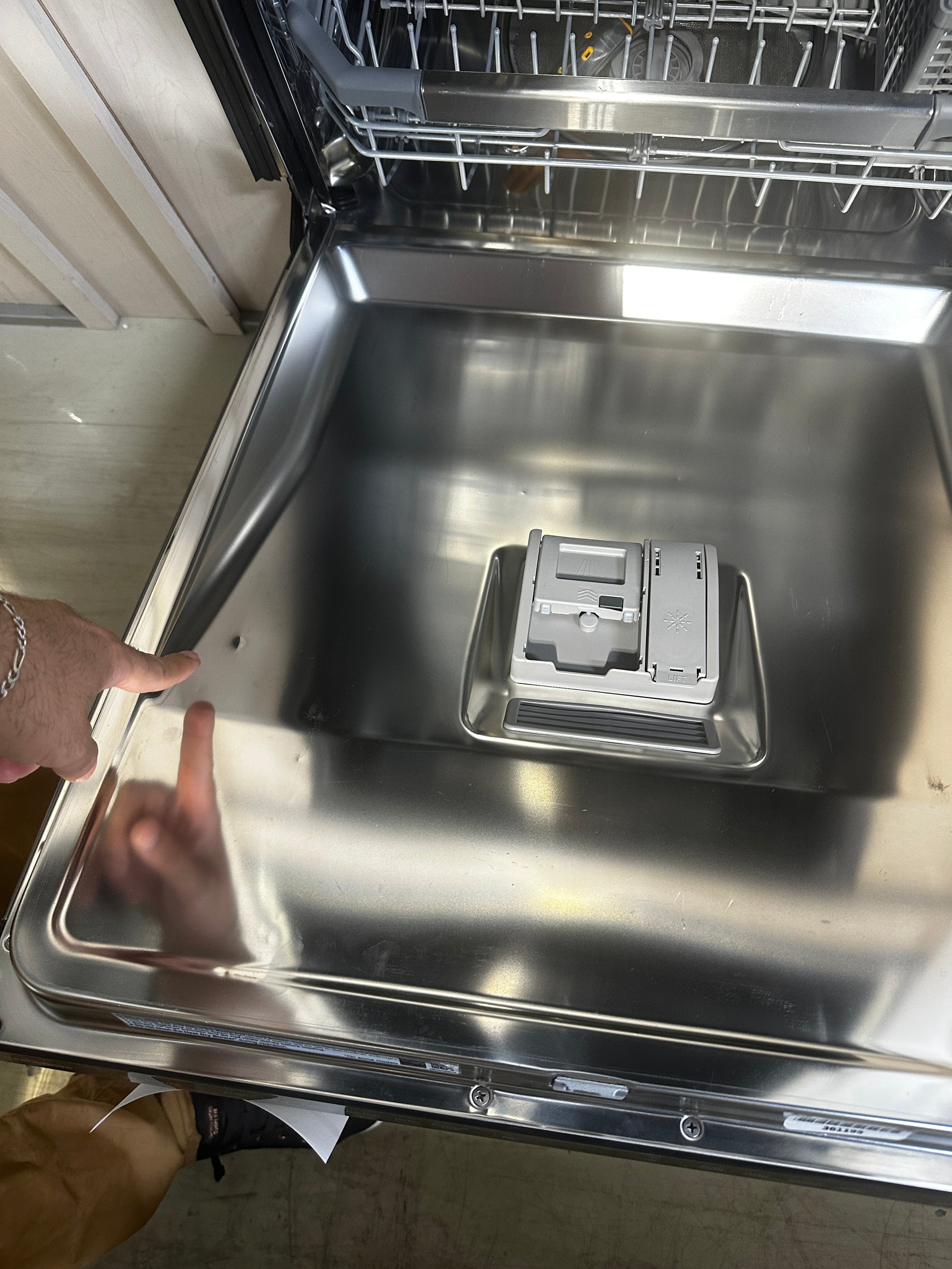 LDP6797BD - LAVE-VAISSELLES - LG - Commandes Dissimulées - Acier inoxydable Noir - Boîte Ouverte