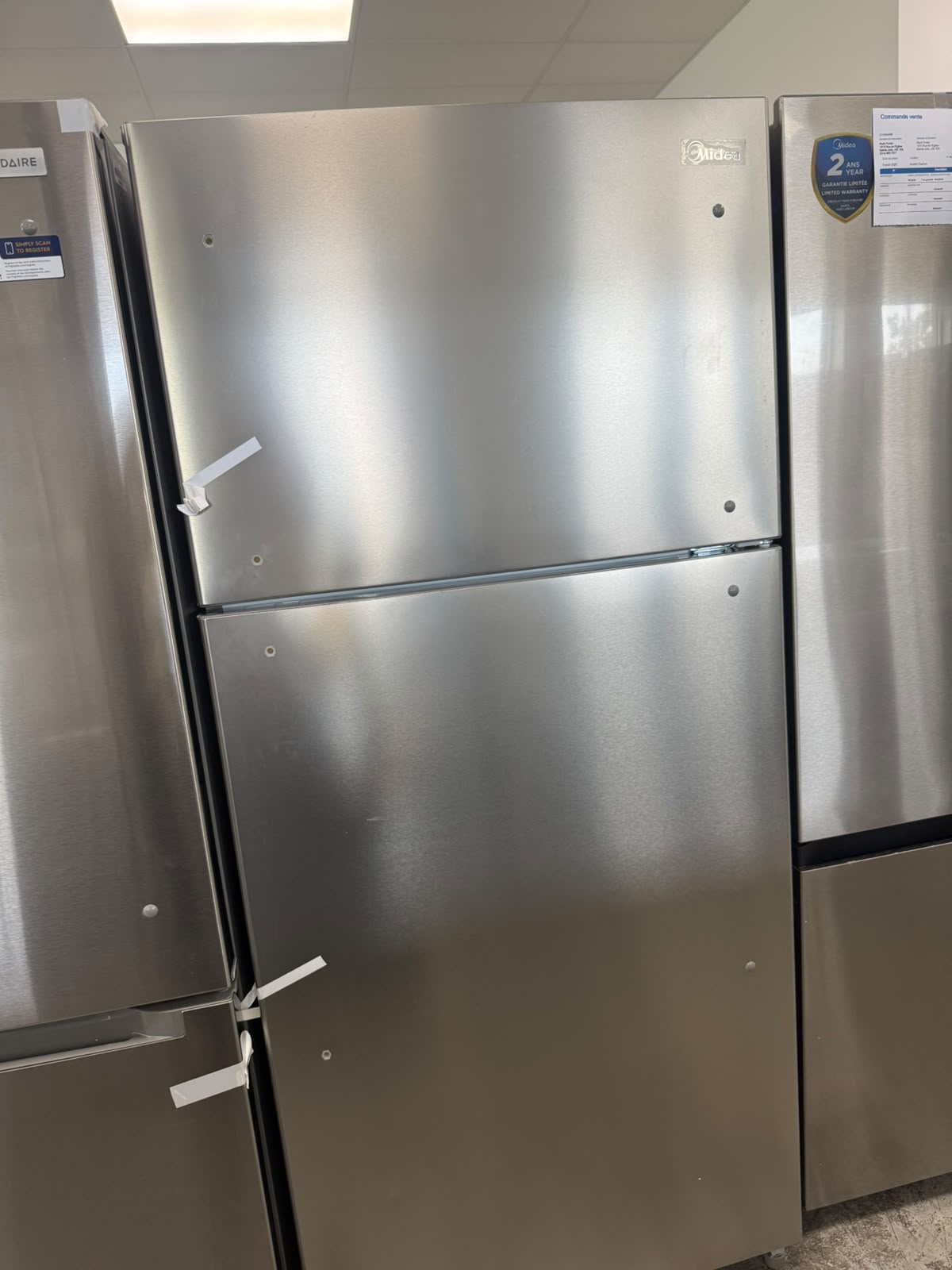MRT18B2ASL - RÉFRIGÉRATEURS - Midea - Congélateur supérieur - Acier inoxydable - Boîte Ouverte