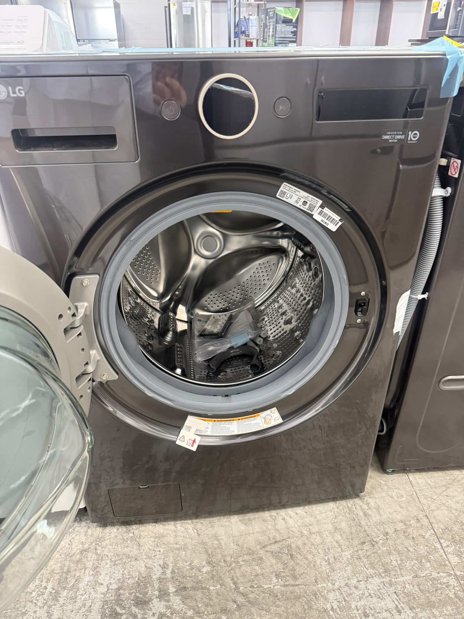 WM6500HBA - LAVEUSES - LG - Chargement frontal - Acier inoxydable noir - Boîte Ouverte