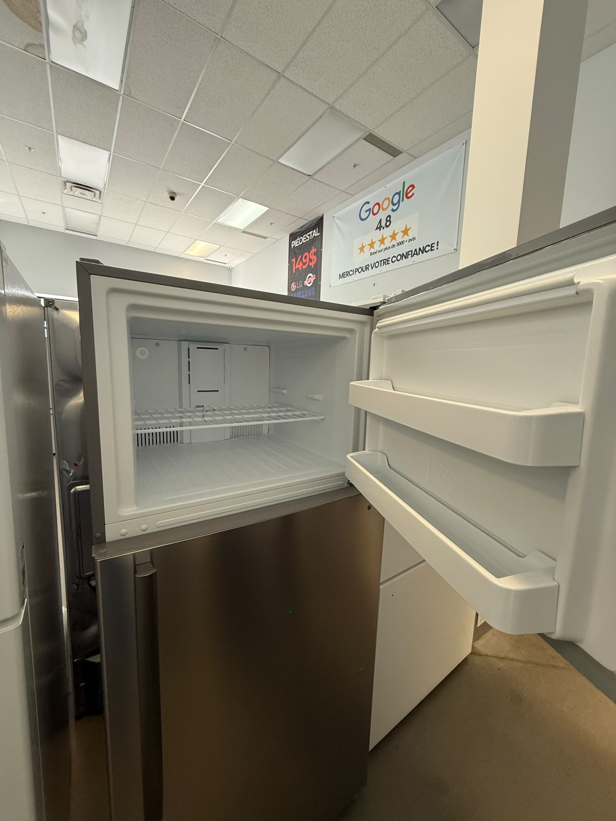 MRT18B2ASL - RÉFRIGÉRATEURS - Midea - Congélateur supérieur - Acier inoxydable - Boîte Ouverte
