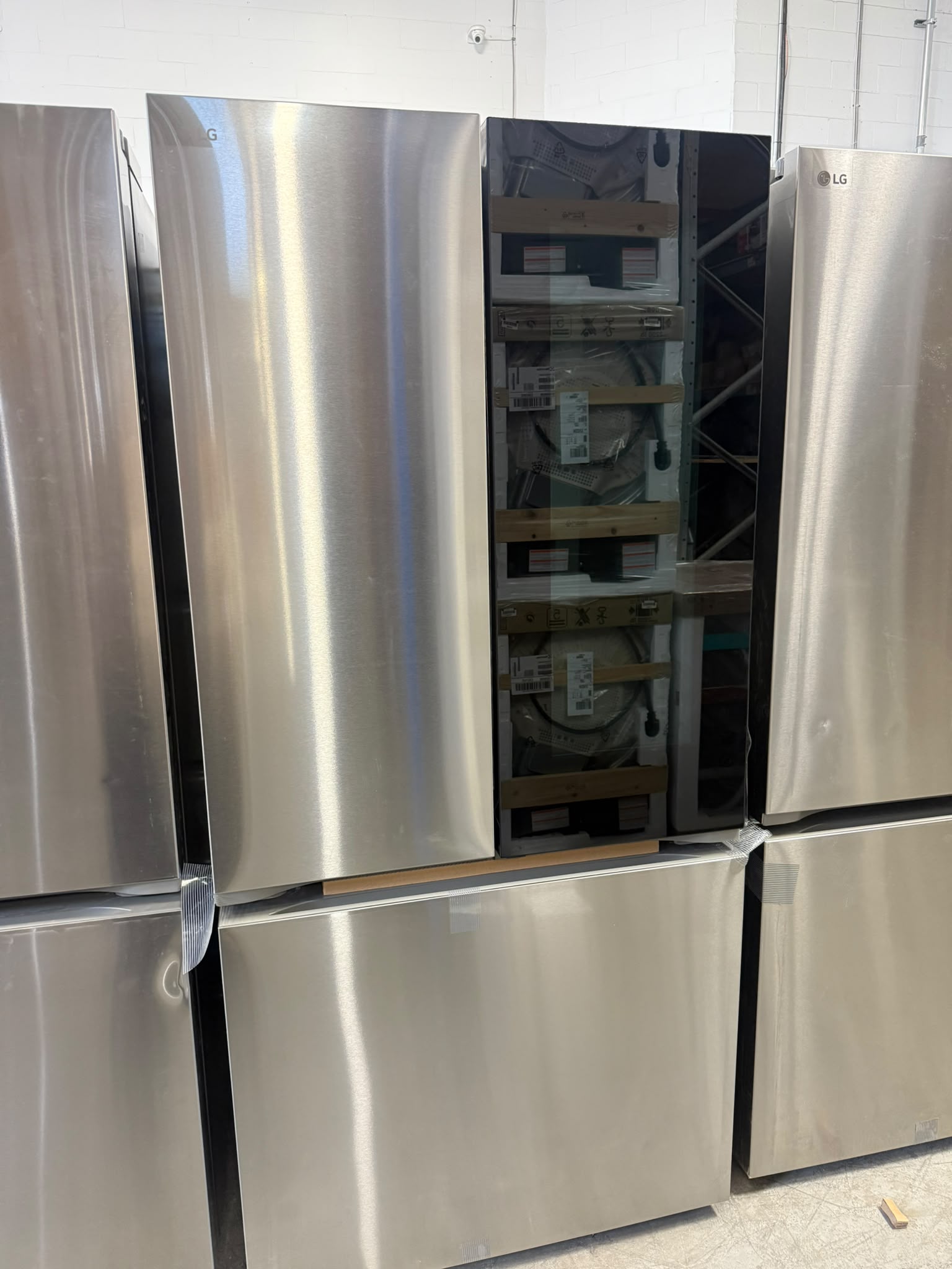 LF25S6206S - REFRIGERATORS - LG - French 3-Door - Stainless Steel - Open Box