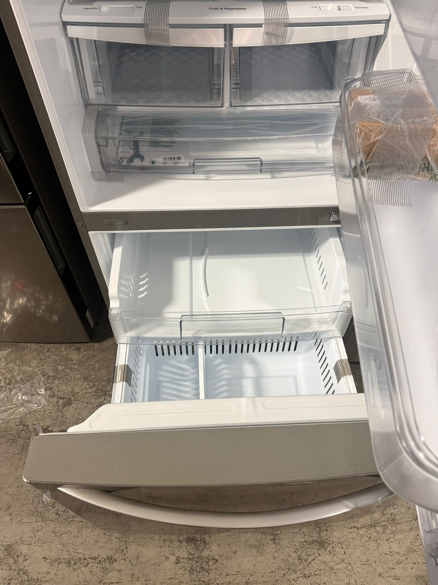 LRDNS2200S - RÉFRIGÉRATEURS - LG - Congélateur inférieur - Acier inoxydable - Boîte Ouverte