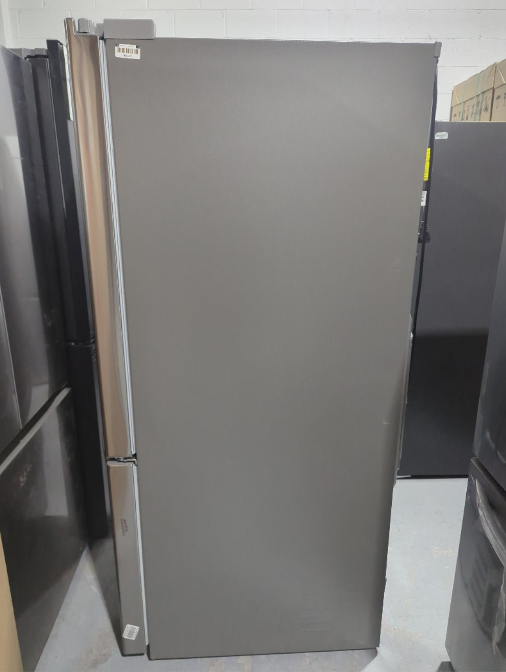 LRFNS2200S - REFRIGERATORS - LG - French 3-Door - Stainless Steel - Open Box - BonPrix Électroménagers
