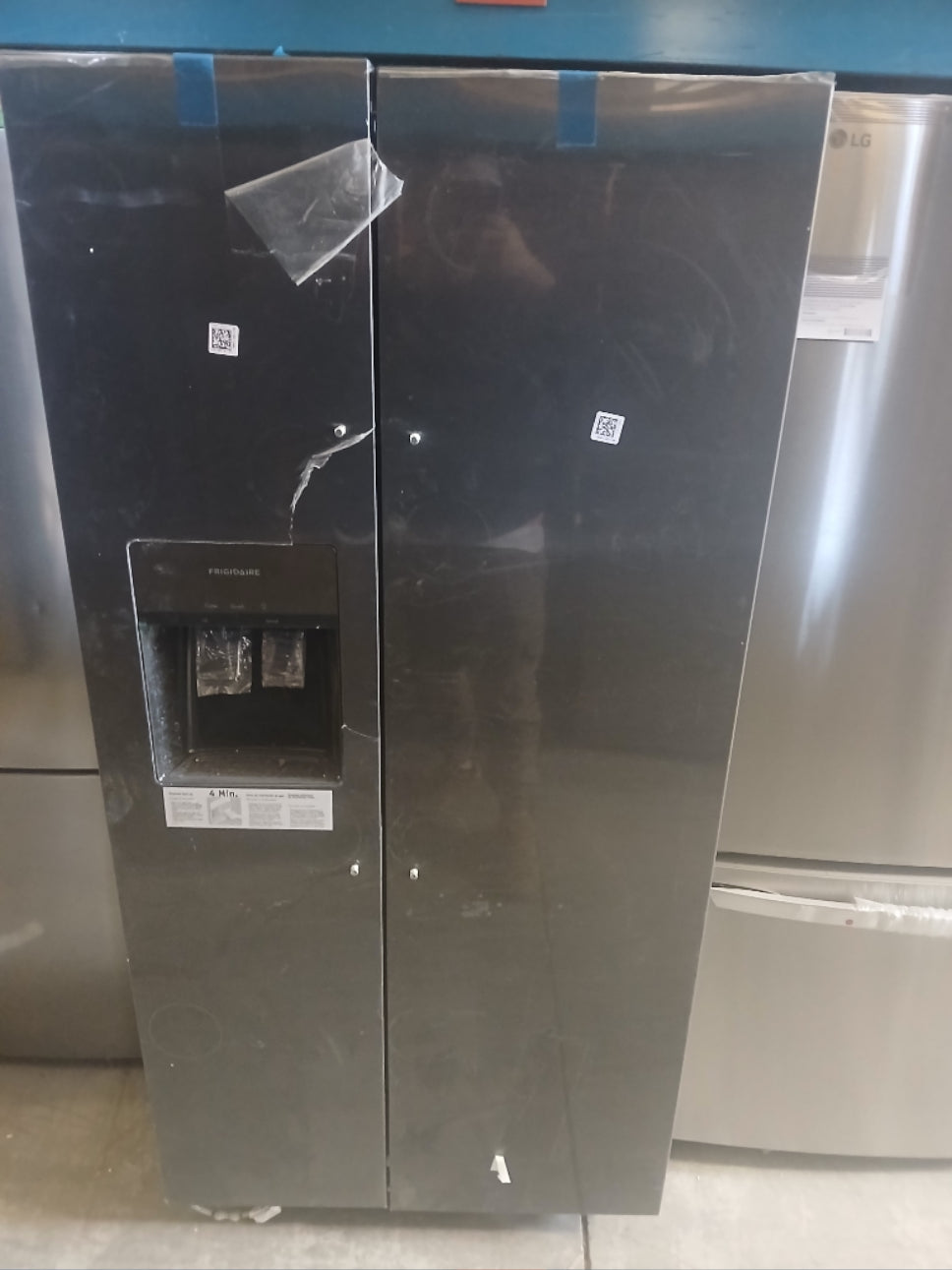 FRSS2323AD - REFRIGERATORS - Frigidaire - Side by Side - Black Stainless - Open Box - BonPrix Électroménagers