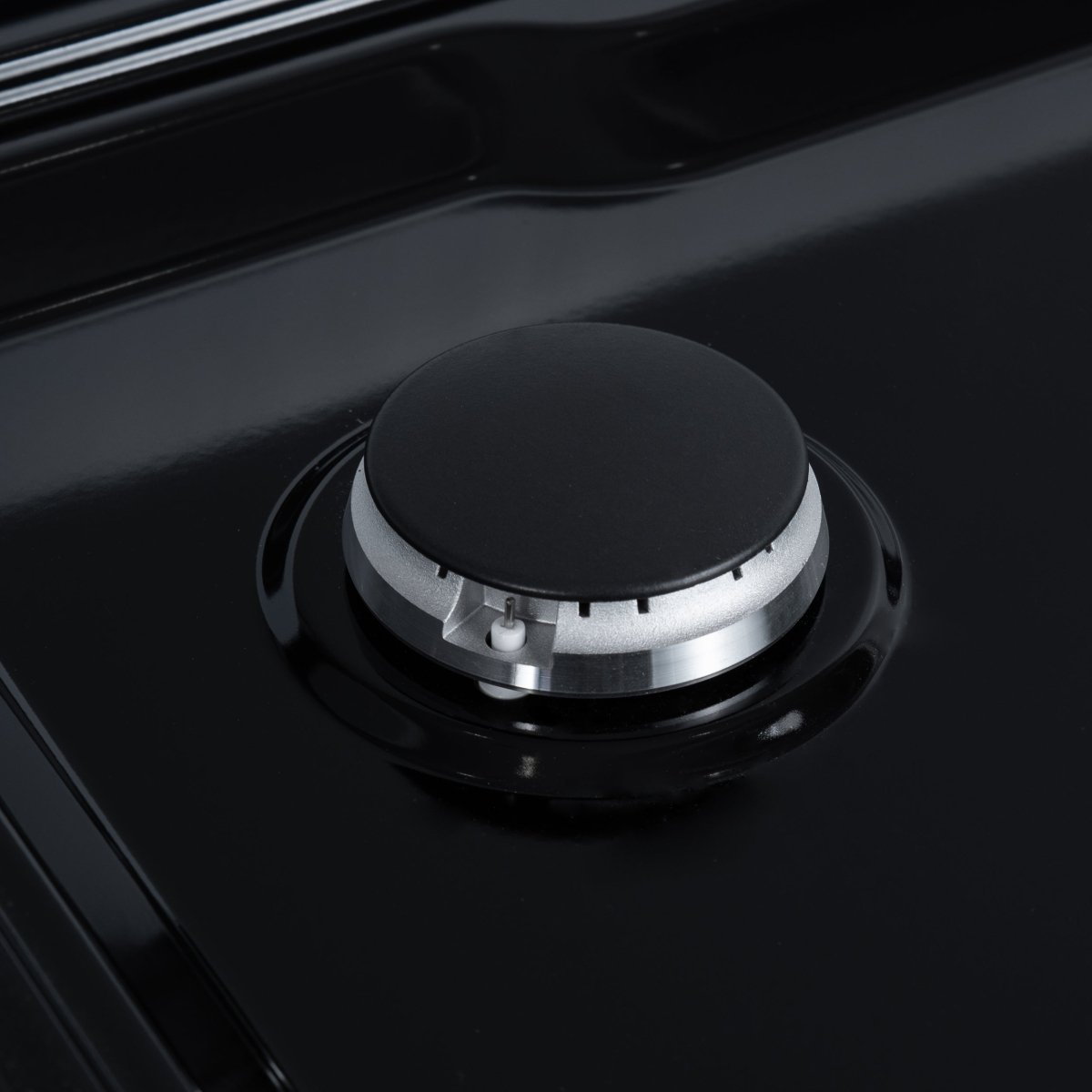 Ambassador 36" Gas Cooktop in White, 6 Sealed burners, 71,000 BUT Output, 1 Antique Brass Dual-Ring Burner, Continuous Cast Iron Grates - BonPrix Électroménagers