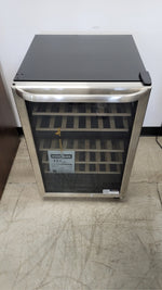 FRWE4626AS - CELLIER À VIN - Frigidaire - Couleur de la porte : acier inoxydable - Couleur du meuble : noir - Boîte Ouverte
