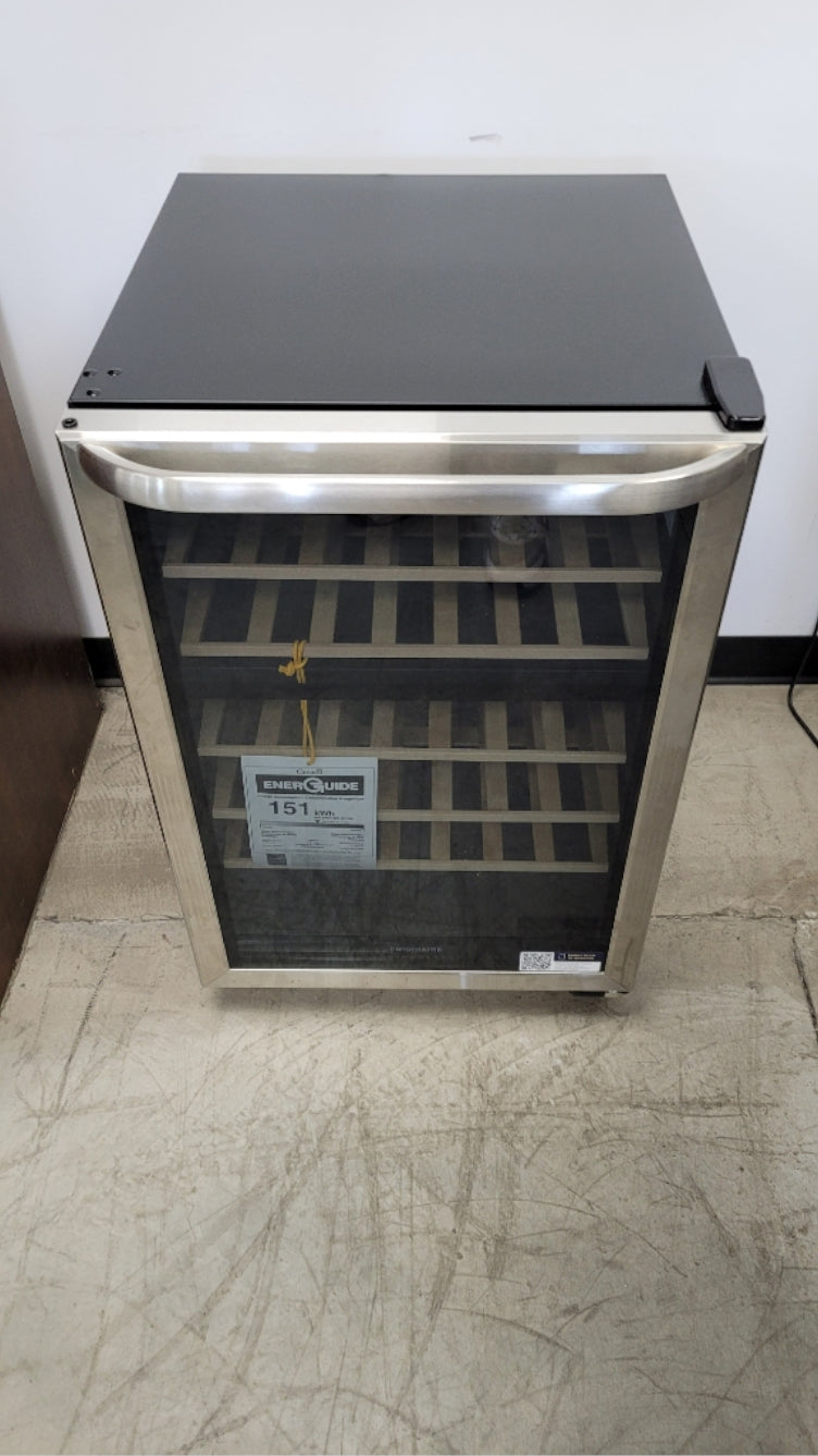 FRWE4626AS - CELLIER À VIN - Frigidaire - Couleur de la porte : acier inoxydable - Couleur du meuble : noir - Boîte Ouverte