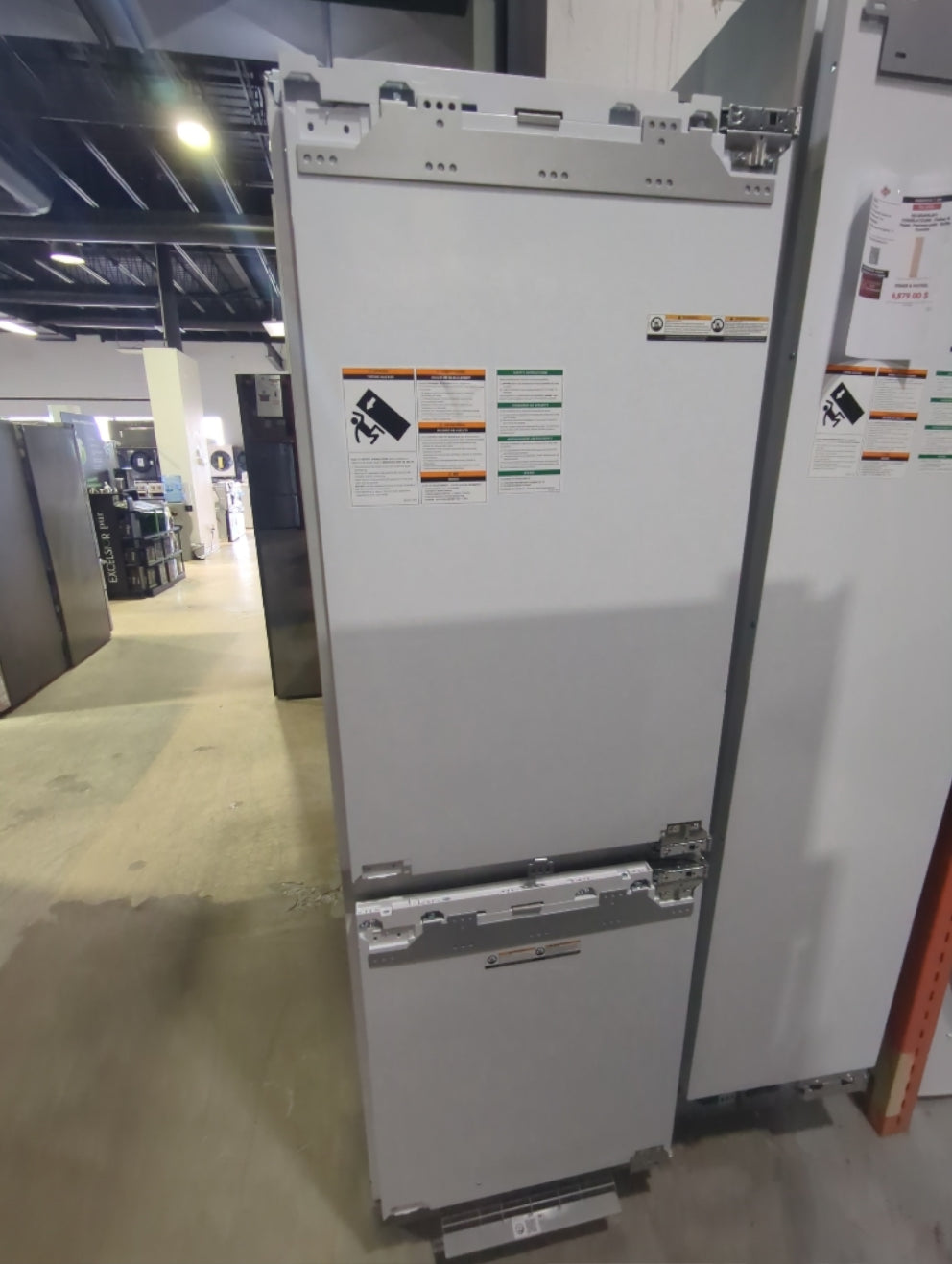 RS2474BRU1 - REFRIGERATORS - Fisher & Paykel - Bottom Freezer - Panel Ready - Open Box