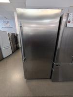 FPRU19F8WF - RÉFRIGÉRATEURS - Frigidaire Professional - Tout réfrigérateur - Acier inoxydable - Boîte Ouverte