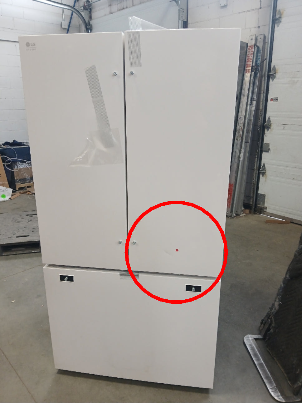 SRFB27W3 - REFRIGERATORS - LG Studio - French 3-Door - White - Open Box - BonPrix Électroménagers