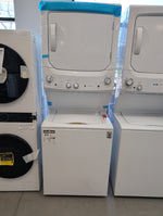 GUD27ESMMWW - LAUNDRY CENTERS - GE - Stacked Washer/Dryer - Electric - White - Open Box - BonPrix Électroménagers