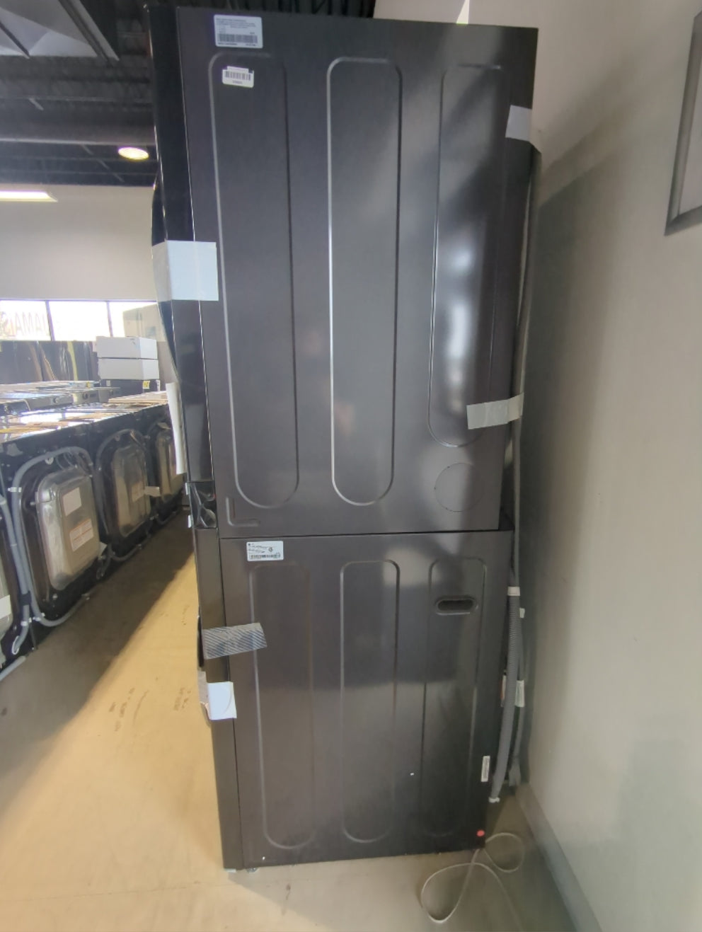 WKEX300HBA - LAVEUSE SÉCHEUSE SUPERPOSÉES - LG - Laveuse/Sécheuse Superposées - Électrique - Acier inoxydable noir - Boîte Ouverte