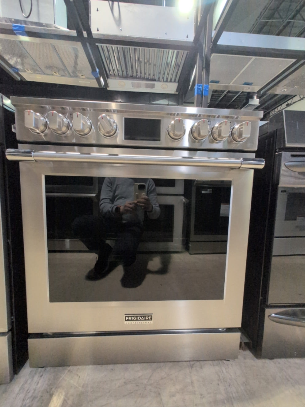 PCFE308CAF - RANGES - Frigidaire Professional - Electric - Stainless Steel - Open Box - BonPrix Électroménagers