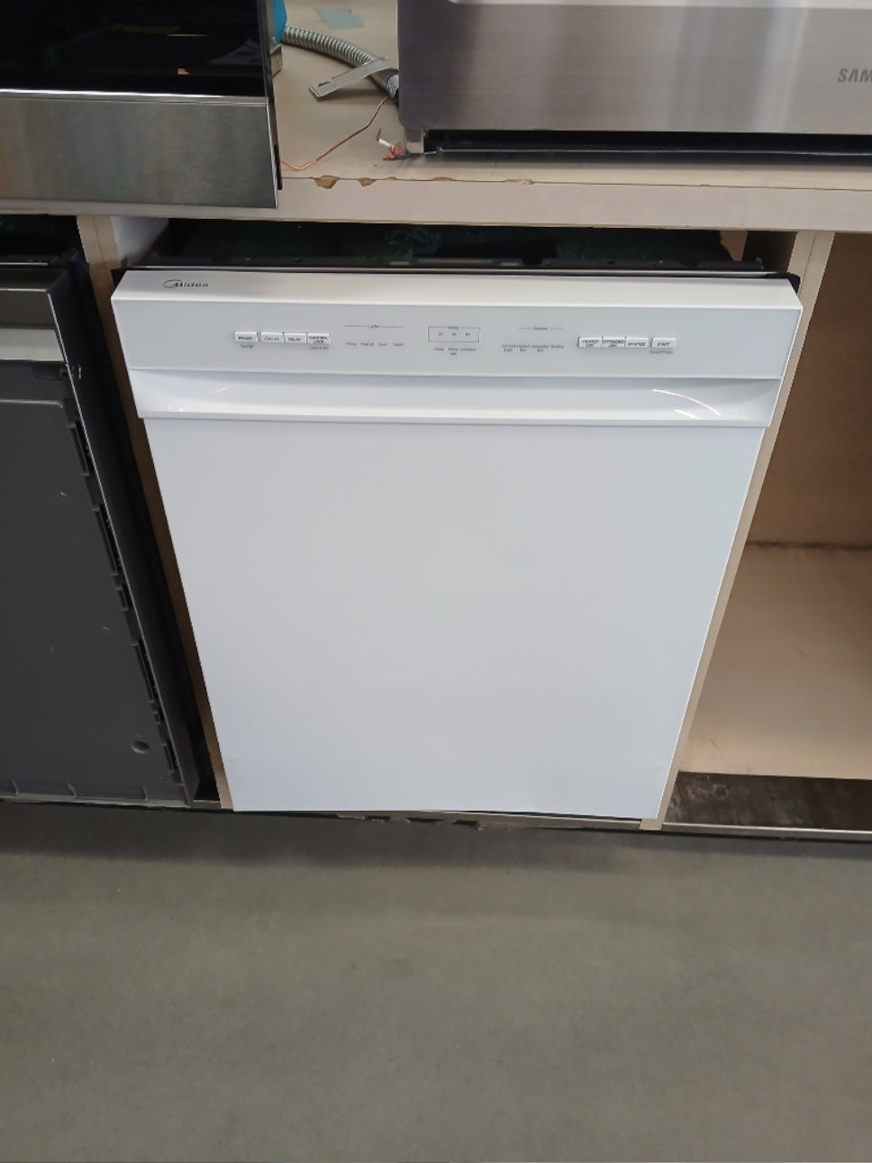 MDF24P1BST - LAVE-VAISSELLES - Midéa - Commandes avant - Acier inoxydable - Boîte Ouverte