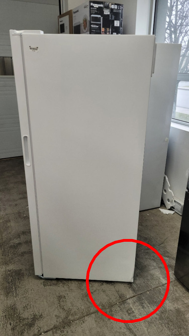 FFFU18F2VW - FREEZERS - Frigidaire - White - Open Box - BonPrix Électroménagers