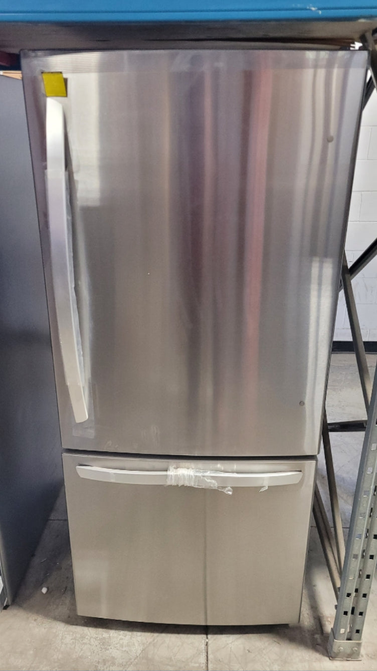 LRDNS2200S - REFRIGERATORS - LG - Bottom Freezer - Stainless Steel - Open Box - BonPrix Électroménagers