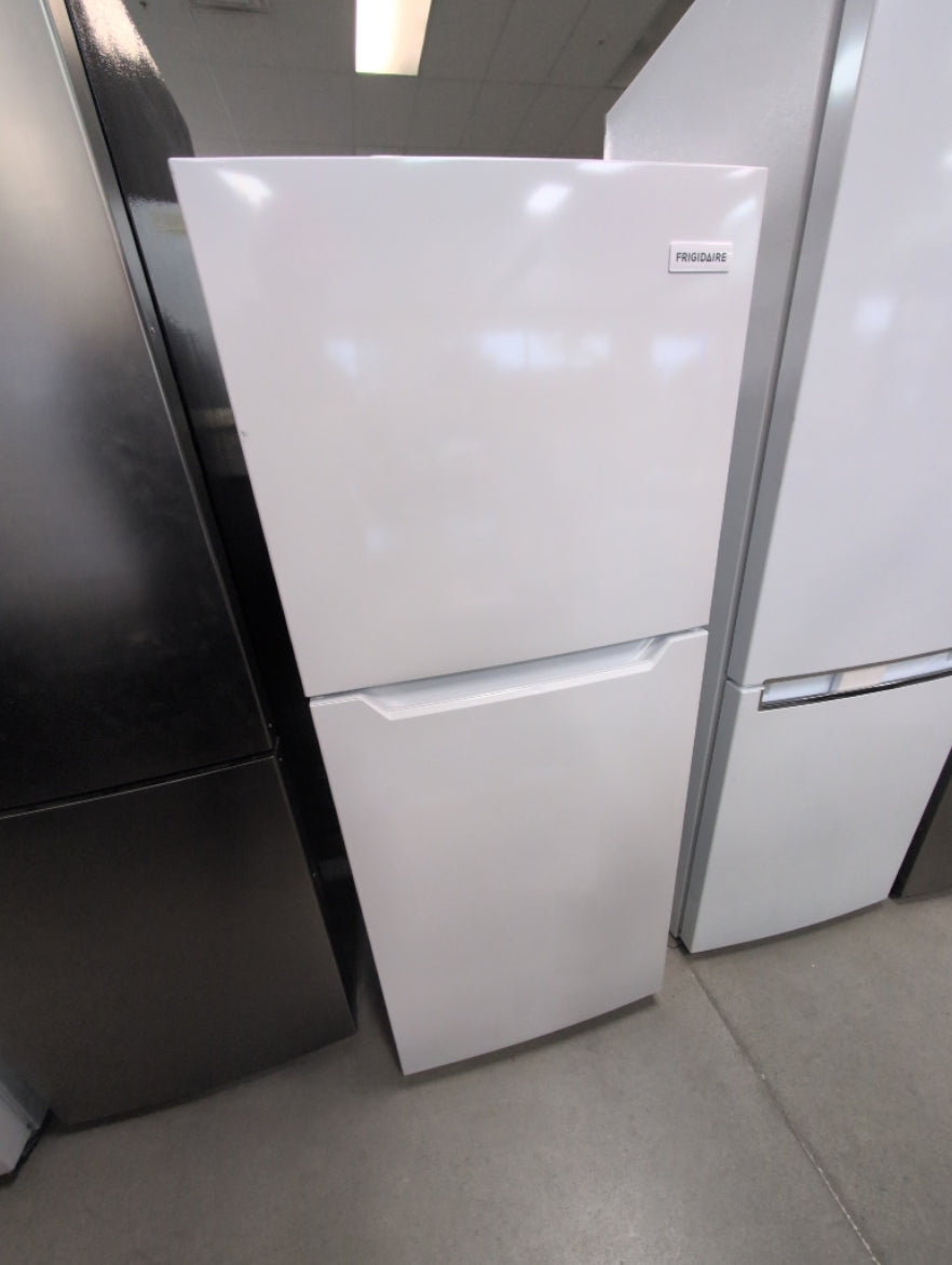 FFET1222UW - RÉFRIGÉRATEURS - Frigidaire - Congélateur supérieur - Blanc - Boîte Ouverte