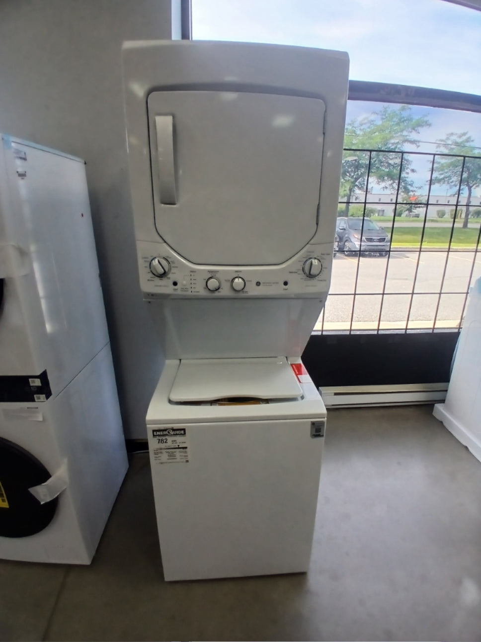 GUD24ESMMWW - LAUNDRY CENTERS - GE - Stacked Washer/Dryer - Electric - White - Open Box