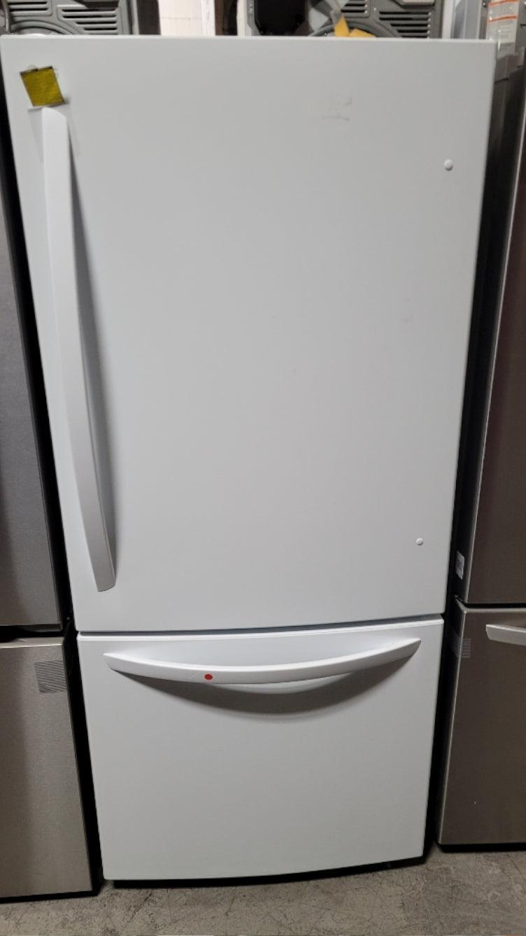 LRDNS2200W - REFRIGERATORS - LG - Bottom Freezer - White - Open Box - BonPrix Électroménagers