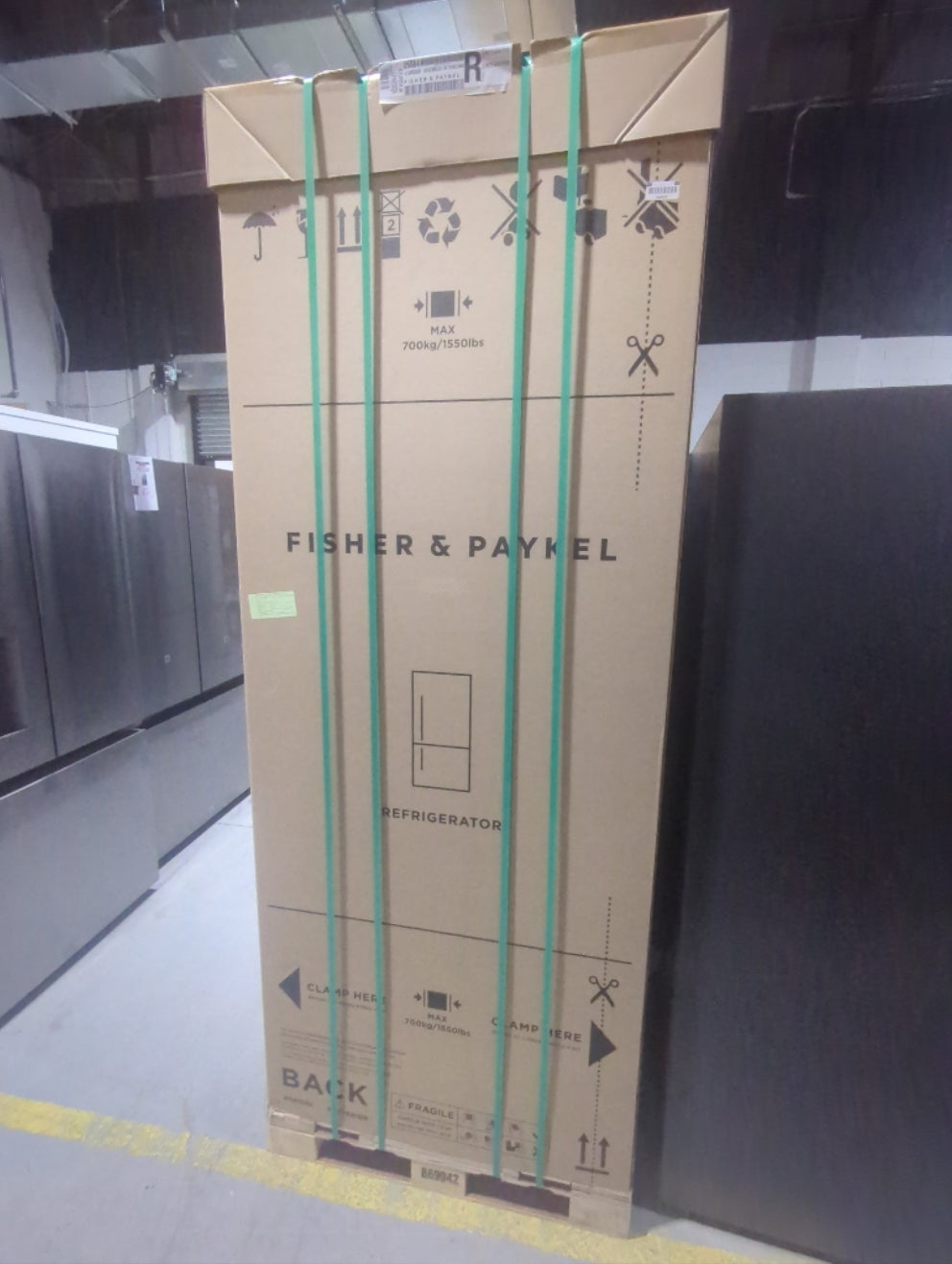 RS3084SRHK1 - REFRIGERATORS - Fisher & Paykel - All Refrigerator - Panel Ready - Open Box - BonPrix Électroménagers