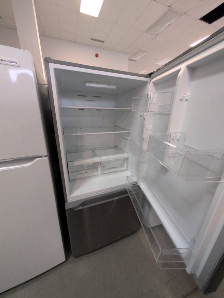 FRBE1925AF - REFRIGERATORS - Frigidaire - Bottom Freezer - Stainless Steel - Open Box - BonPrix Électroménagers
