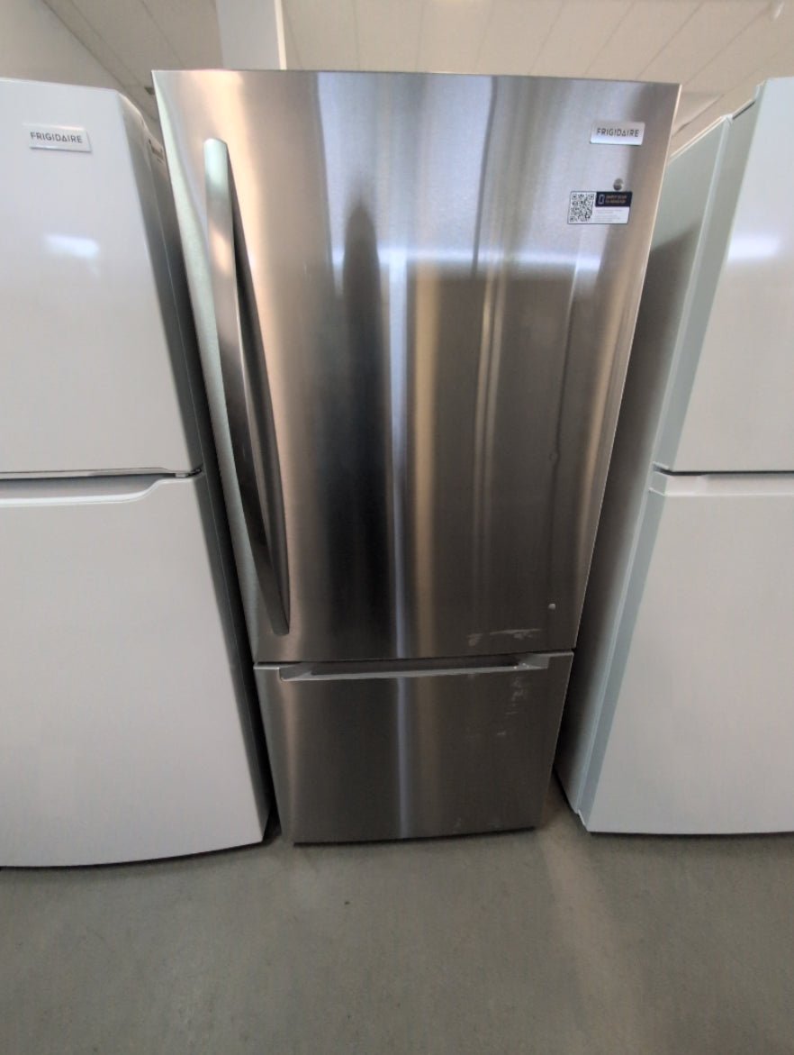 FRBE1925AF - REFRIGERATORS - Frigidaire - Bottom Freezer - Stainless Steel - Open Box - BonPrix Électroménagers